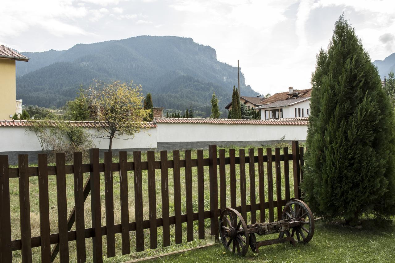Boutique Hotel The White Pine Samokov Exterior photo
